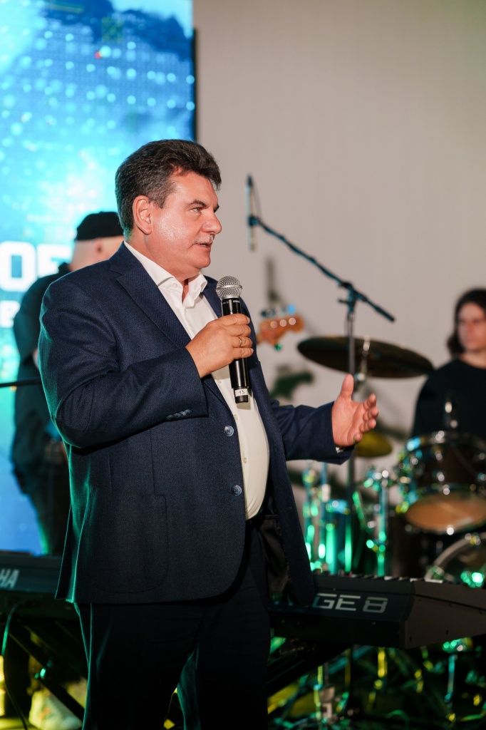 Photo 0472_resized.jpg